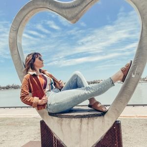 Meet your Posher, Hayley